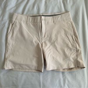 Women’s Under Armour Cream Golf Shorts BRAND NEW!